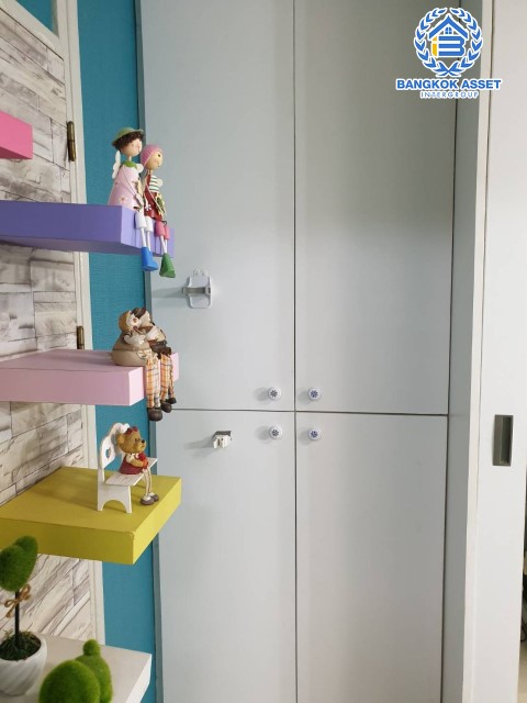 *****คอนโดมิเนียมมือสองย่านนนทบุรี โครงการป๊อปปูล่าคอนโดมิเนียม เลียบคลองประปา เนื้อที่ 28.4 ตร.ม. ฟังก์ชัน 1 ห้องนอน 1 ห้องน้ำ 1 ห้องนั่งเล่น บนทำเลใจกลางเมืองทองธานี เชื่อมต่อถ.ติวานนท์, ถ.แจ้งวัฒนะ ใกล้ทางด่วน "เมืองทอง" และรถไฟฟ้า (ในอนาคต) สายสีชมพู "สถานีปากเกร็ด"